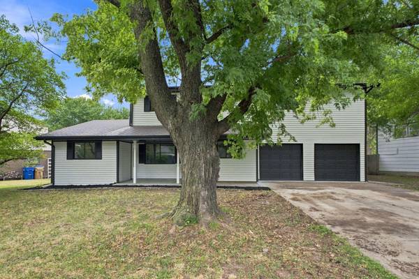 519 Renee Dr, Andover, KS 67002