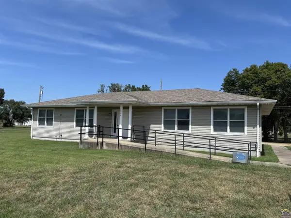 1310 Housatonic Street, Burlington, KS 66839