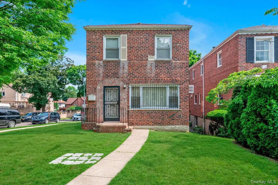 141-03 Hoover AVE, Briarwood, NY 11435