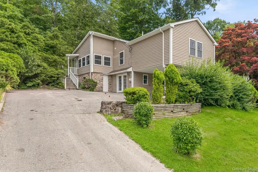 4 Narcissus DR, Mahopac, NY 10541
