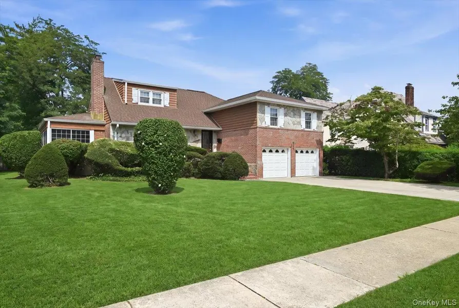 288 Brower AVE, Rockville Centre, NY 11570