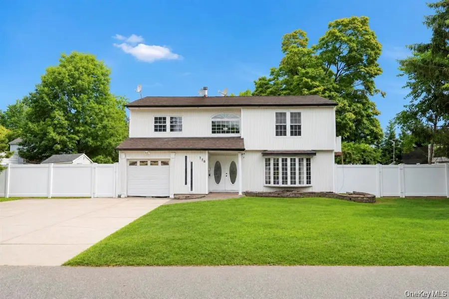 779 Peconic AVE, West Babylon, NY 11704