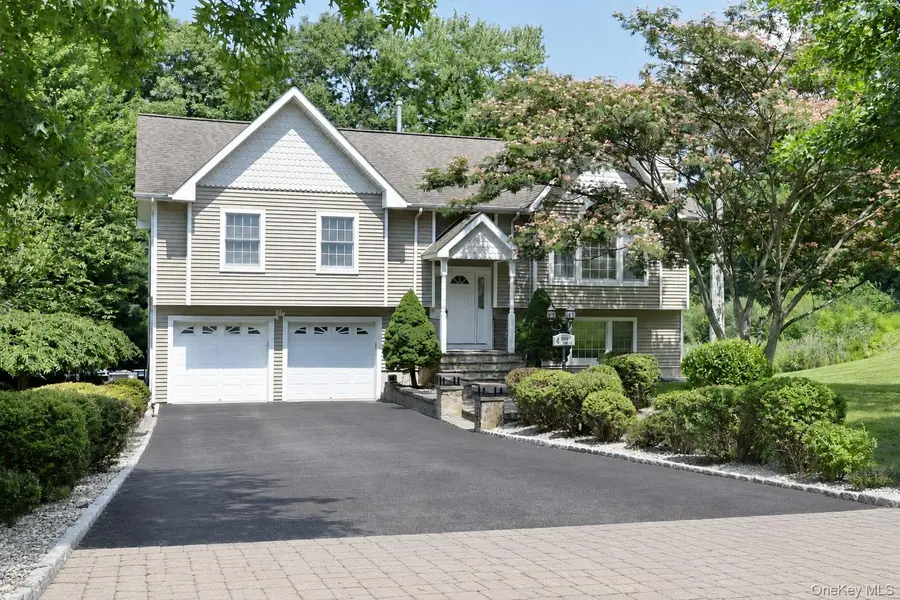 4 Woolf RD, Stony Point, NY 10980