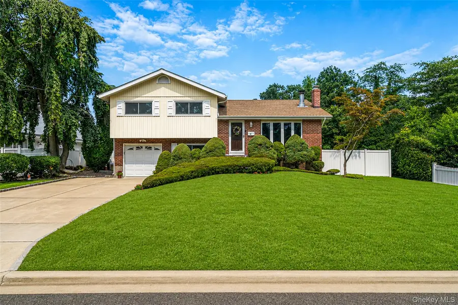 41 Orchard ST, Farmingdale, NY 11735