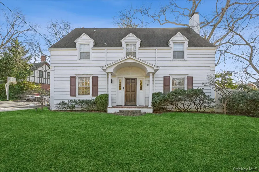 180 Longwood XING, Lawrence, NY 11559