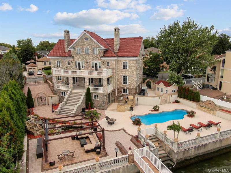 3407 Country Club RD, Bronx, NY 10465