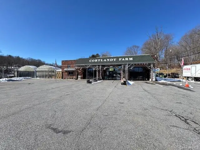 2267 Crompond RD, Cortlandt Manor, NY 10567