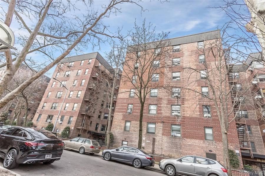 32-22 92 ST #603, East Elmhurst, NY 11369