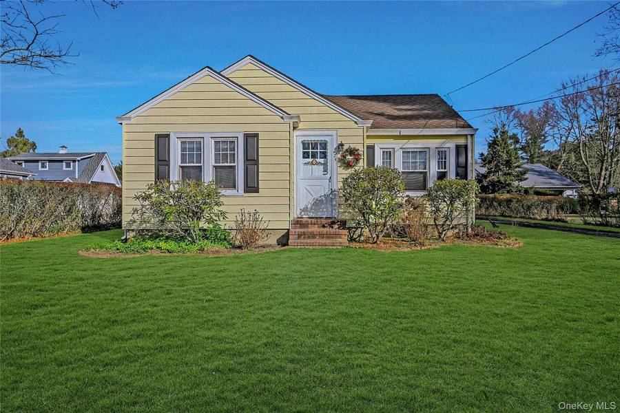 425 Old Shipyard LN, Southold, NY 11971