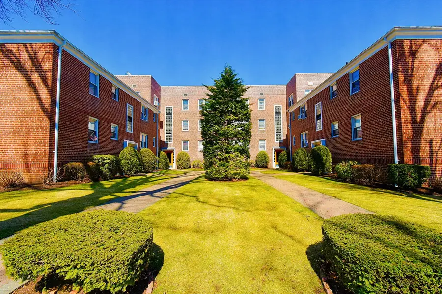 33 E Grand #B3C, Mount Vernon, NY 10552