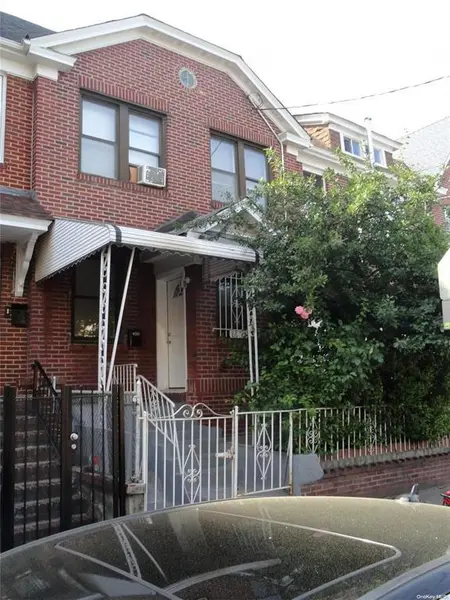 86-15 BRITTON Ave, Elmhurst, NY 11373