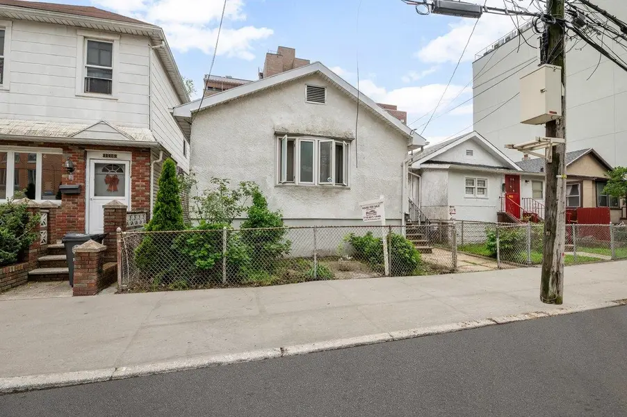 1114 Banner AVE, Brooklyn, NY 11235