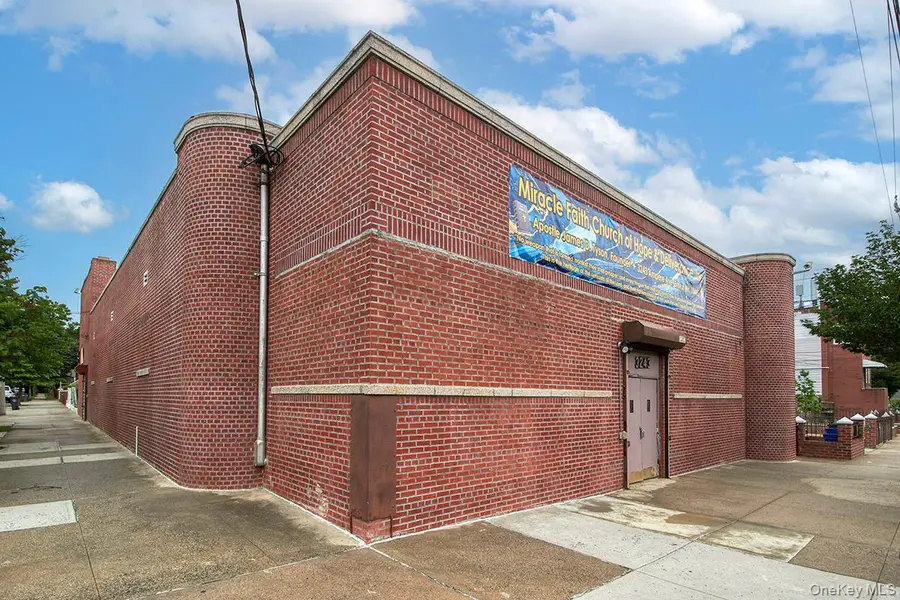 3243 Ampere AVE, Bronx, NY 10465