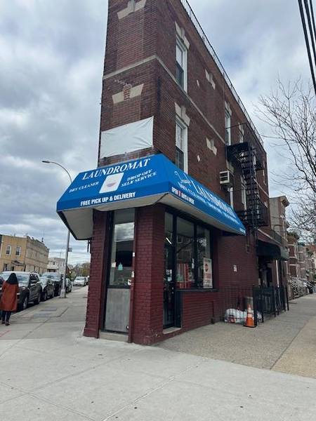 4229 Newtown RD, Astoria, NY 11103