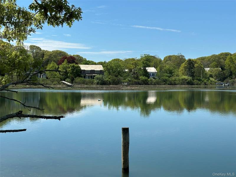1854 N Bayview RD, Southold, NY 11971