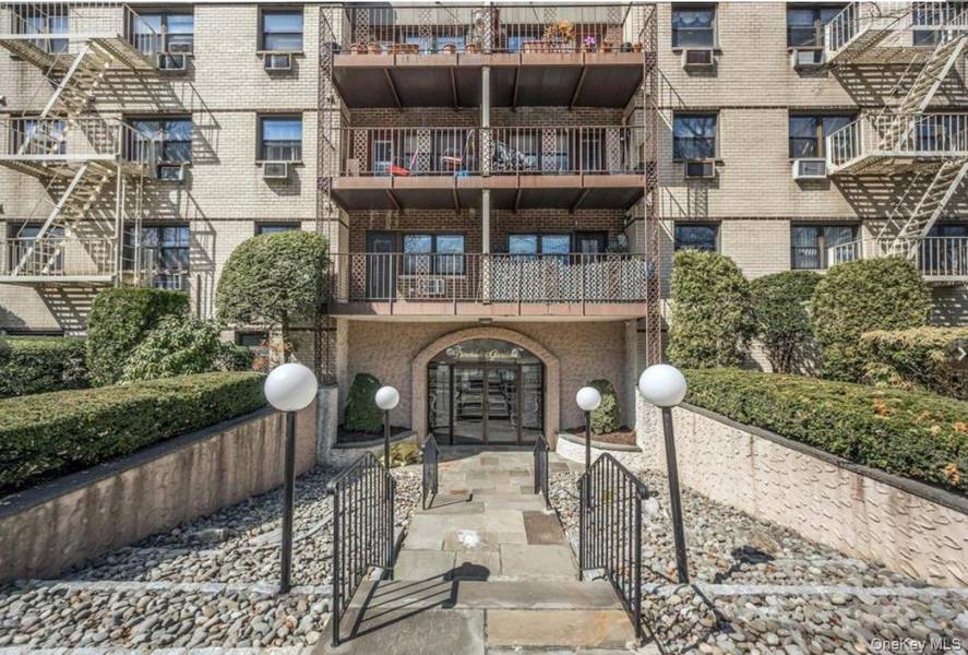 2261 Palmer AVE #2A, New Rochelle, NY 10801