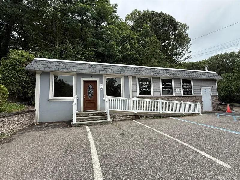 173 Terry RD, Smithtown, NY 11787
