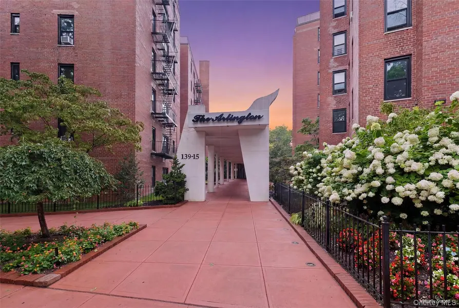 139-15 83 AVE #629, Briarwood, NY 11435