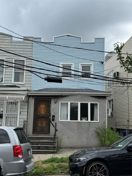 61-51 Borden AVE, Maspeth, NY 11378