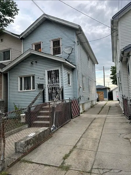 91-03 121st ST, Richmond Hill, NY 11418