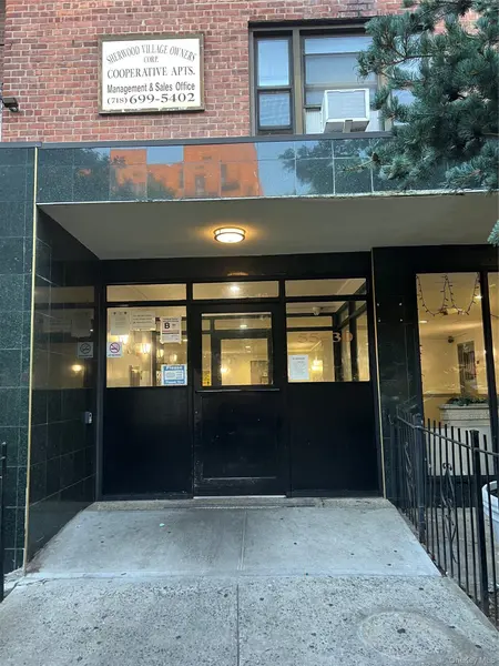 55-30 99th ST #2H, Corona, NY 11368