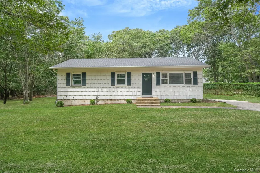 267 Accabonac RD, East Hampton, NY 11937