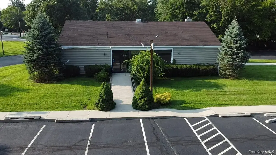230 N Middletown RD, Pearl River, NY 10965