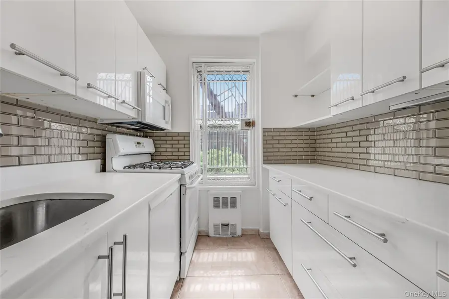 72-10 112 ST #5H, Forest Hills, NY 11375