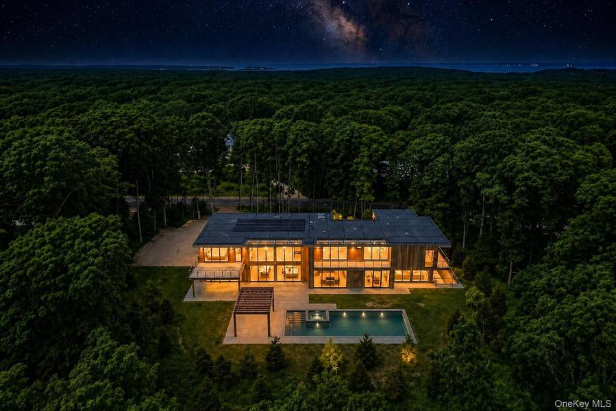 16 Arbor PATH, Amagansett, NY 11930
