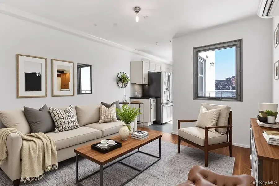236 N 7th ST #4L, Brooklyn, NY 11211