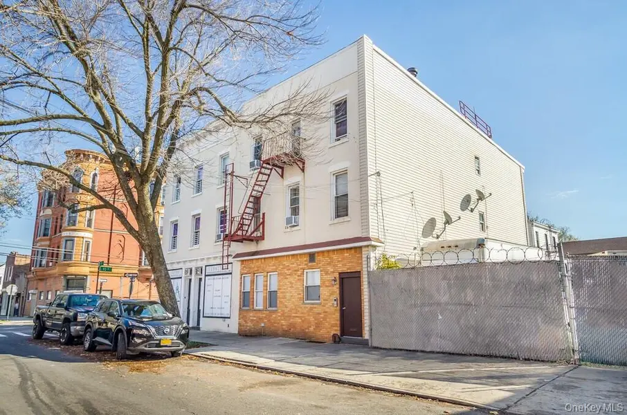 92-14 95th AVE, Ozone Park, NY 11416