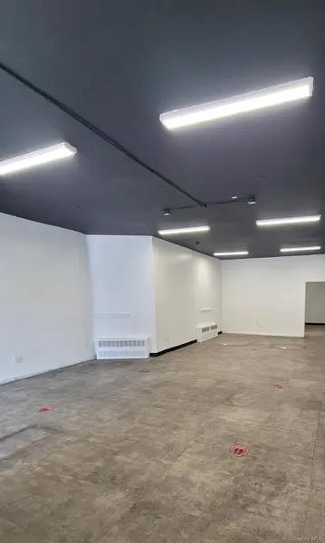 537 Claremont Pkwy #Comm B, Bronx, NY 10457