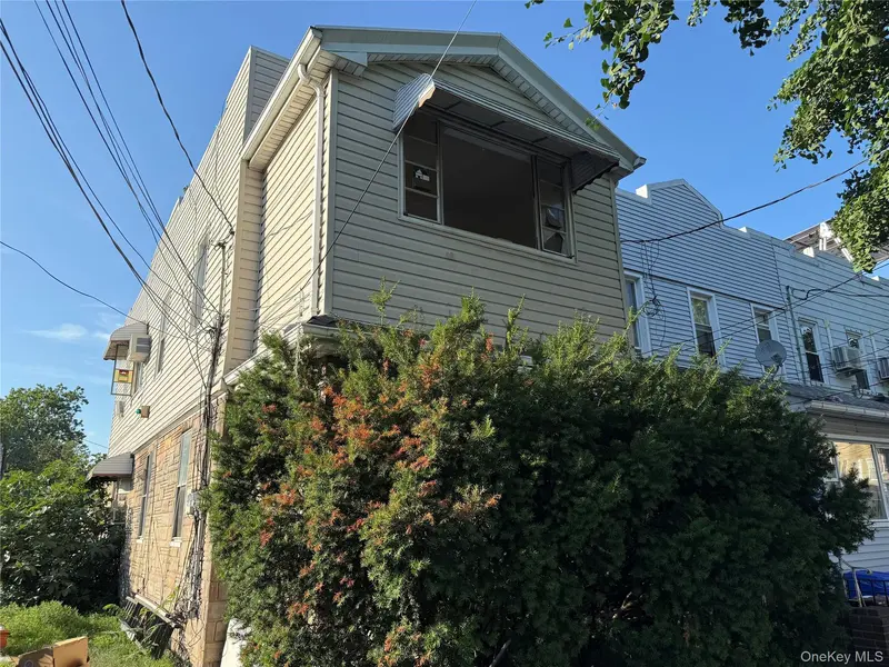 78-01 95th Avenue AVE, Ozone Park, NY 11416