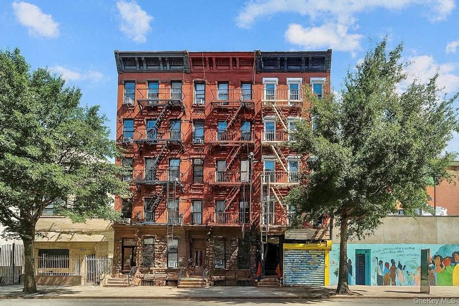 303 W 116th ST, New York (manhattan), NY 10026