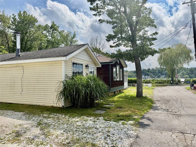 9 Cottage LN, North Salem, NY 10560