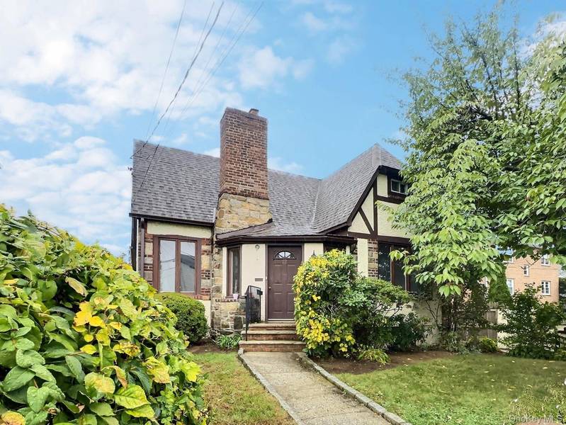 72 Gibson PL, Yonkers, NY 10705