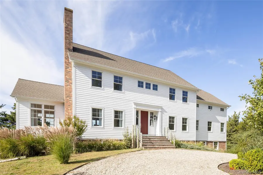105 Waterview DR, Southold, NY 11971