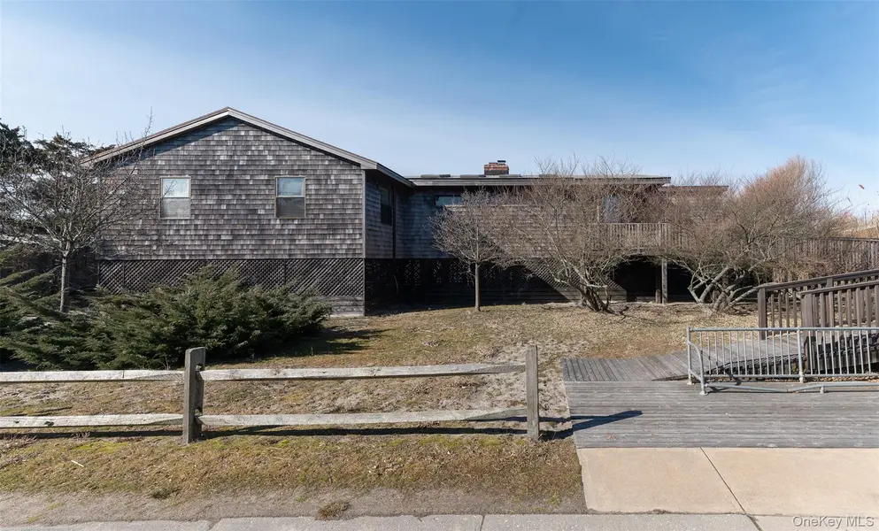35 Sloop WALK, Summer Club, NY 11706