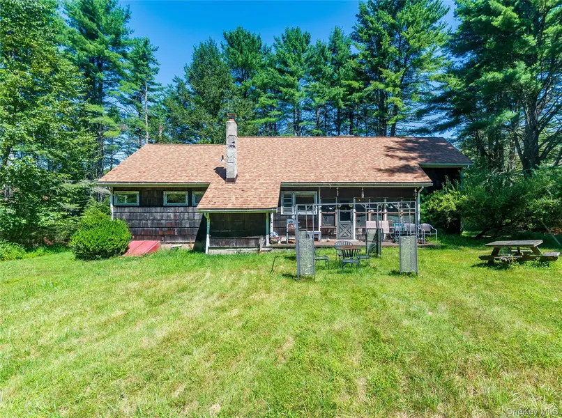 90 Hillside RD, Barryville, NY 12719