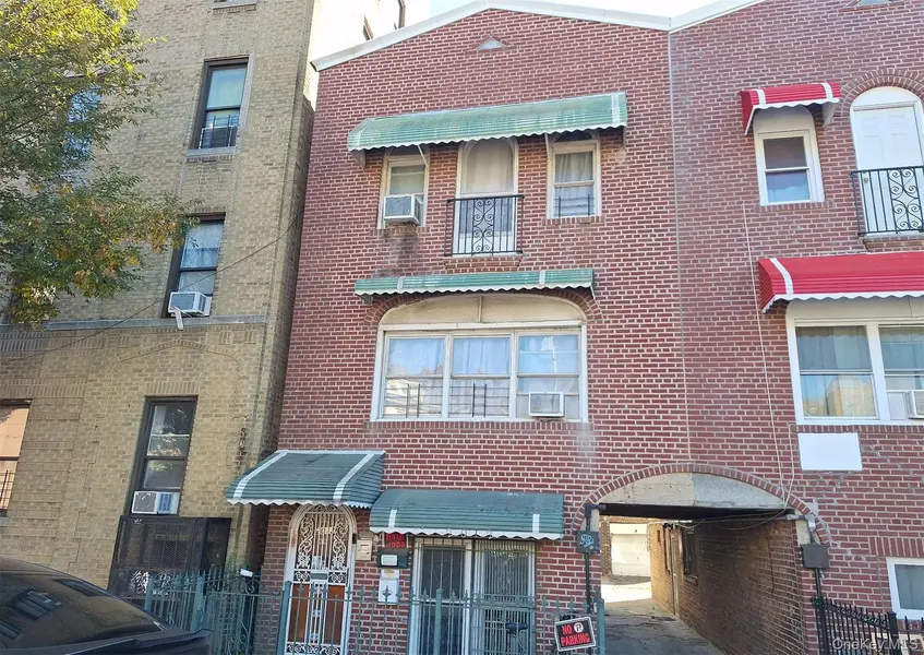 2012 Benedict AVE, Bronx, NY 10462