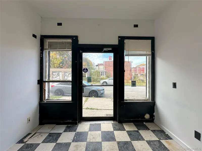 102 S Lander PL #R3, Newburgh, NY 12550
