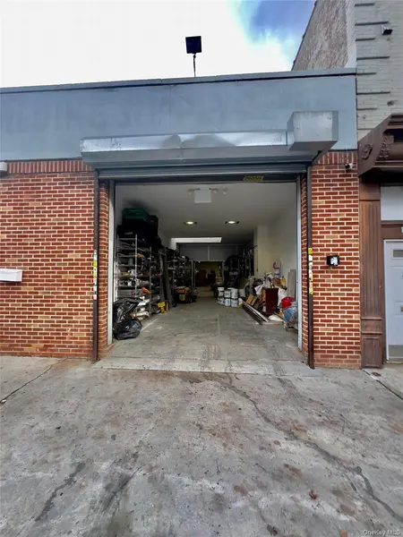 87-11 118th ST, Richmond Hill, NY 11418