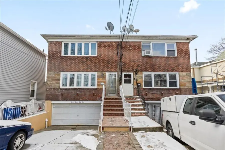 8754 110th ST, Richmond Hill, NY 11418