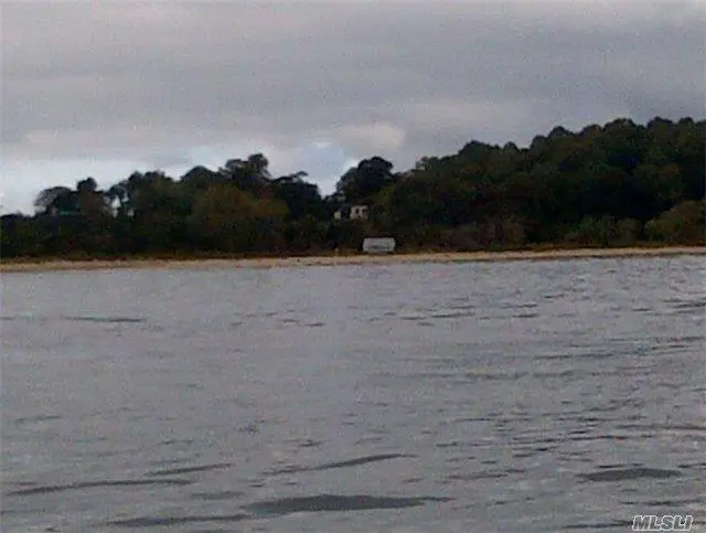 223 Beach RD, Centre Island, NY 11771