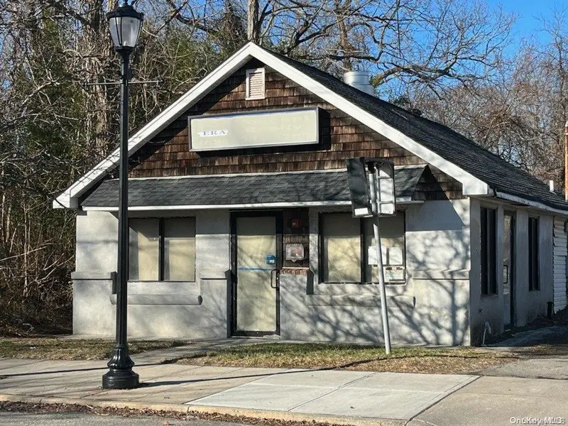 323 Neighborhood RD, Mastic Beach, NY 11951