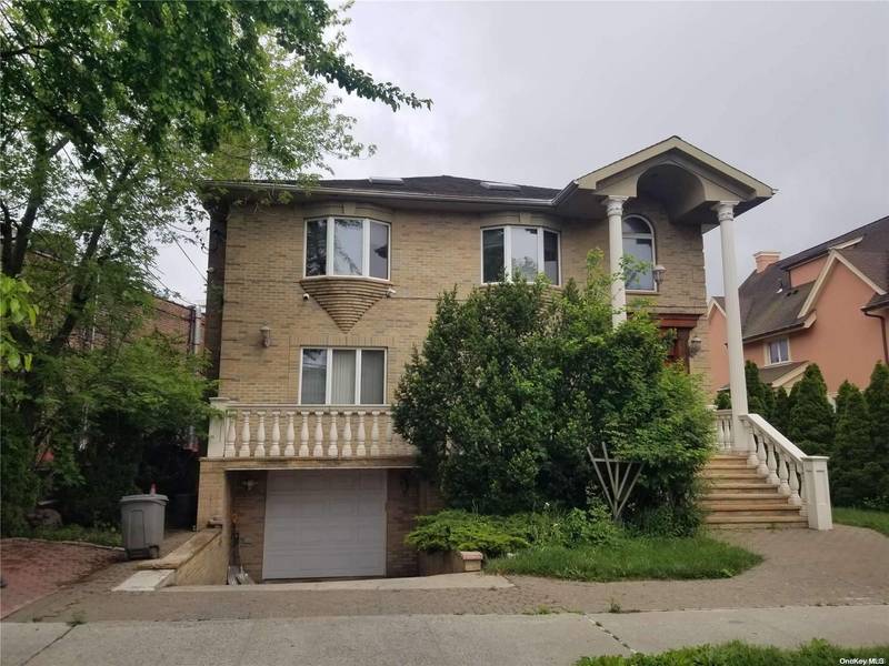 40-11 157th ST, Flushing, NY 11354