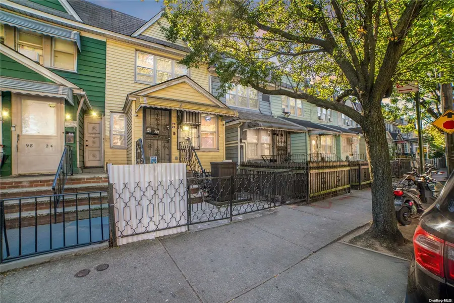98-22 Alstyne AVE, Corona, NY 11368