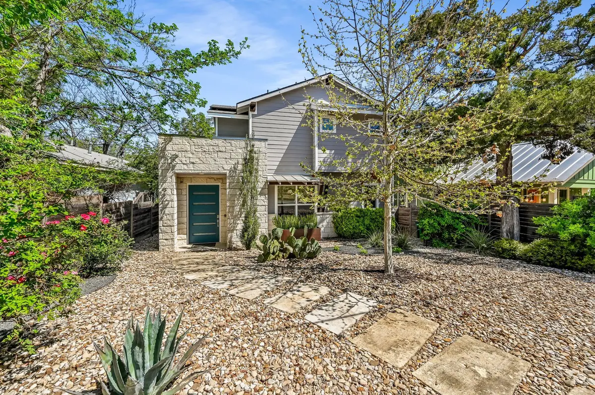 2100 E 10th ST, Austin, TX 78702