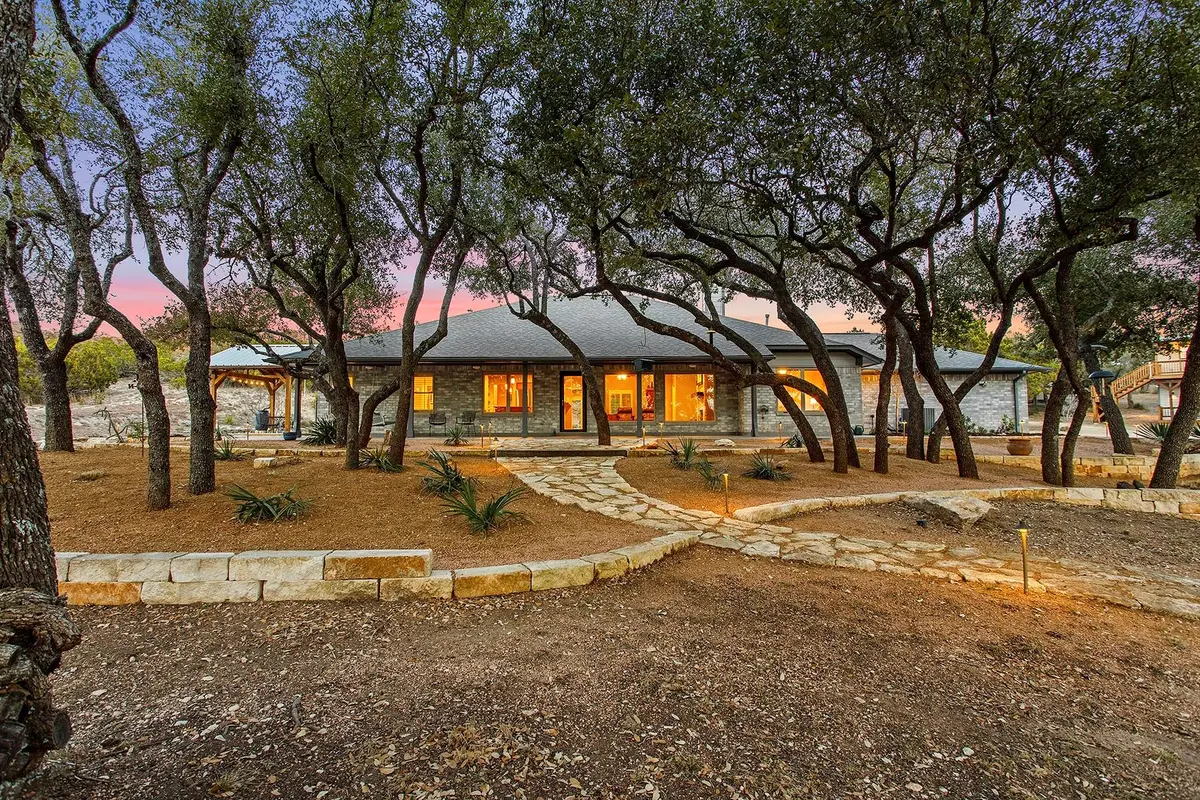 910 Old Red Ranch RD, Dripping Springs, TX 78620