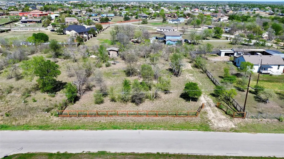 152 Cuernavaca DR, Del Valle, TX 78617